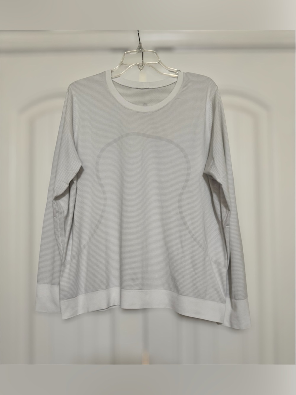 Lululemon Swiftly Tech Long Sleeve (Breeze) *Relaxed Fit in White Size 12